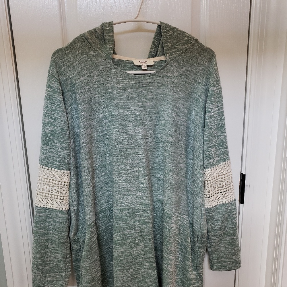 Pull over hoodie